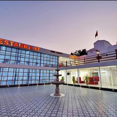Gods County. Resort & Banquets Тарапит Екстериор снимка