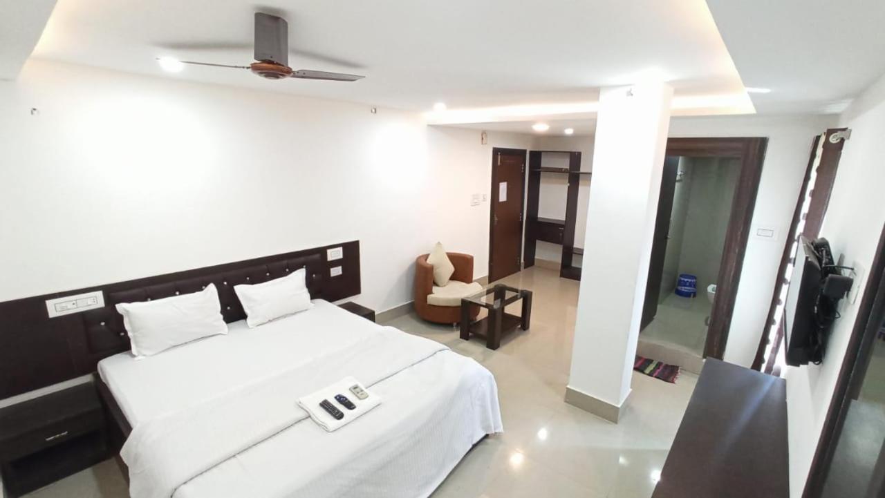 Gods County. Resort & Banquets Тарапит Екстериор снимка
