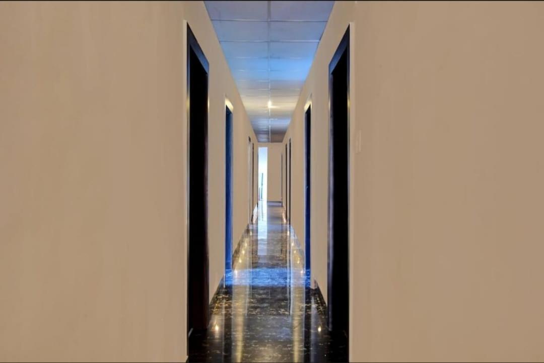 Gods County. Resort & Banquets Тарапит Екстериор снимка