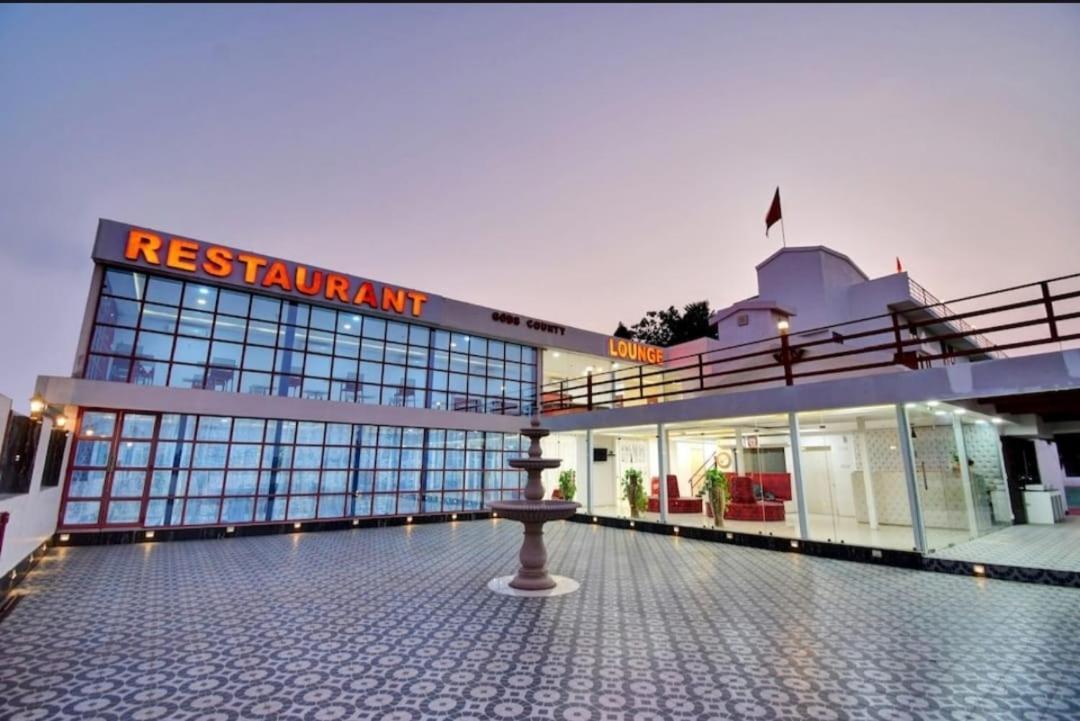 Gods County. Resort & Banquets Тарапит Екстериор снимка