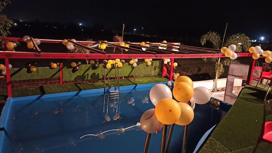 Gods County. Resort & Banquets Тарапит Екстериор снимка