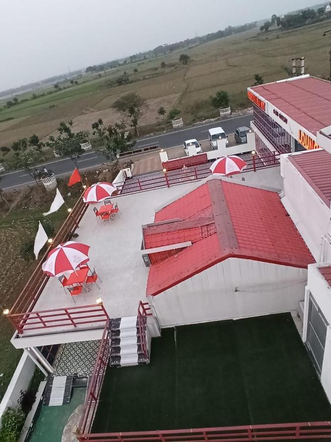 Gods County. Resort & Banquets Тарапит Екстериор снимка
