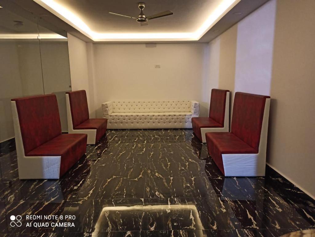 Gods County. Resort & Banquets Тарапит Екстериор снимка