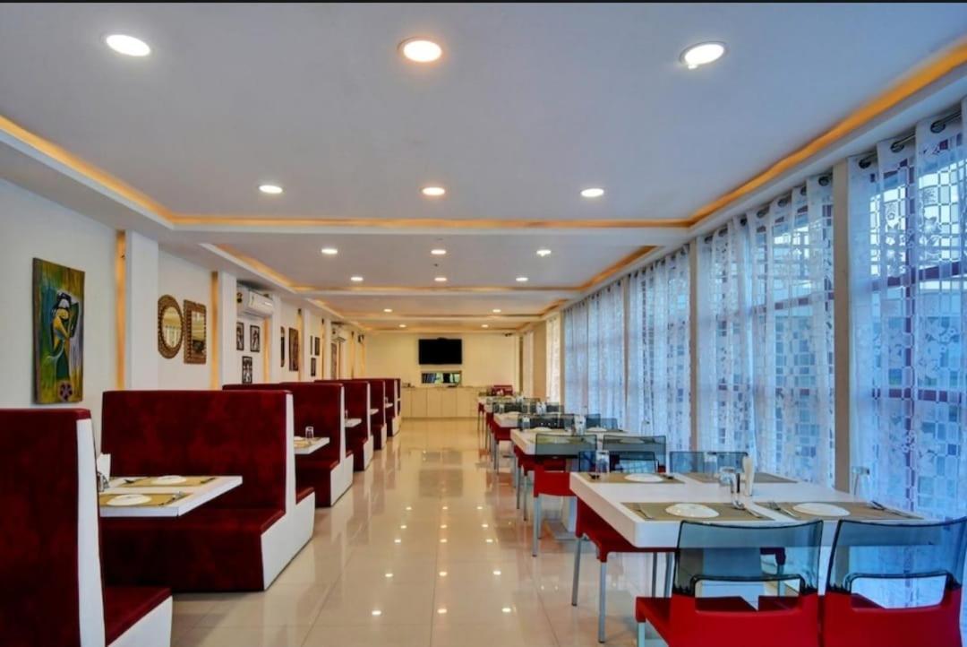 Gods County. Resort & Banquets Тарапит Екстериор снимка